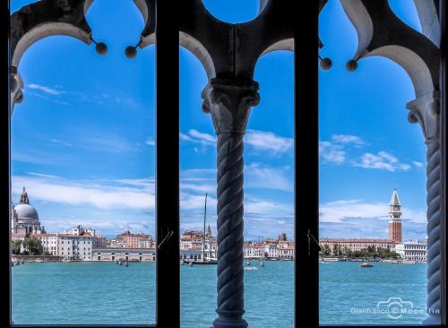 Venezia Finestra casa dei Tre oci